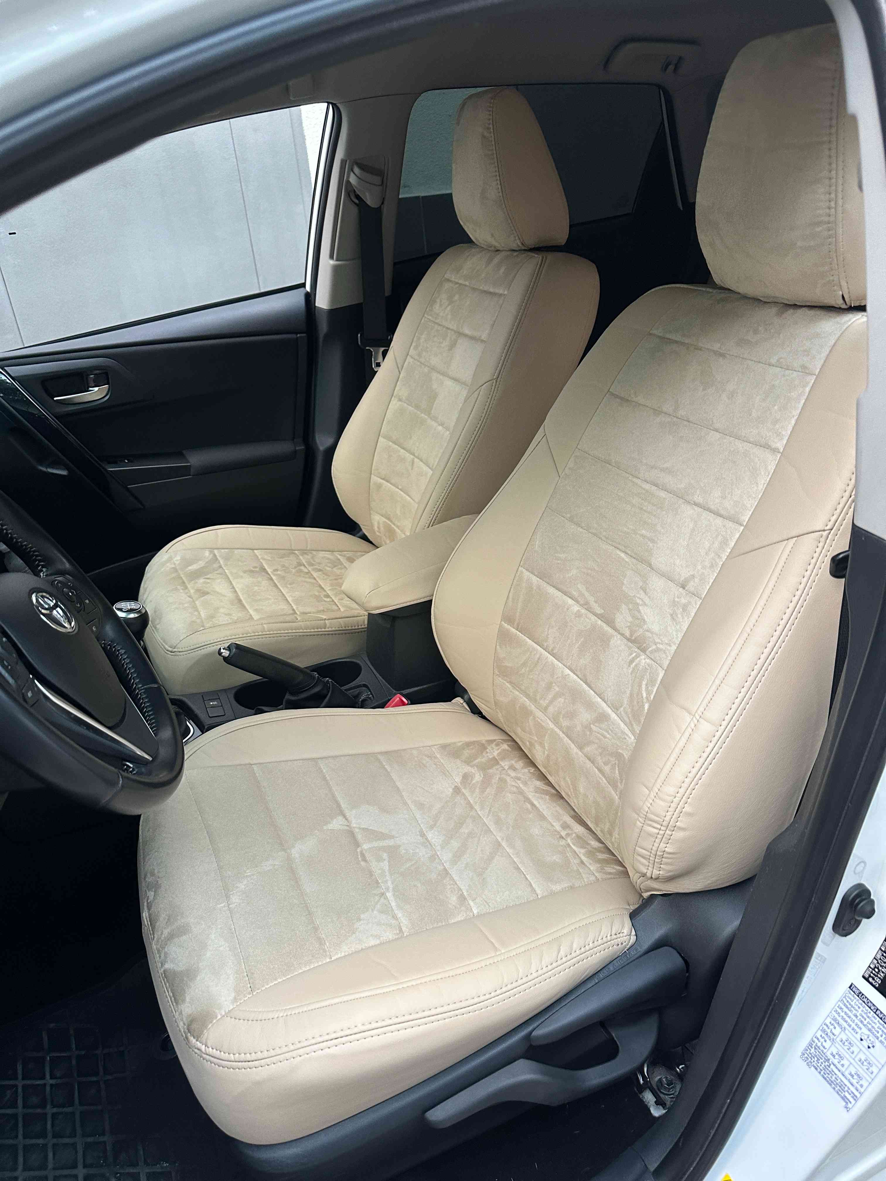 Huse auto Toyota Auris 2